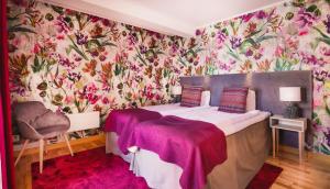 Double or Twin Room with Extra Bed room in Skogshem & Wijk