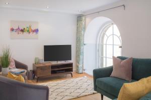 Kensington Chapel Apartment Bath