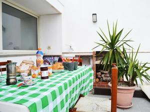 Apartment room in Apartment Directly On The Beach With Air Conditioning And Terrace; Pets Allowed