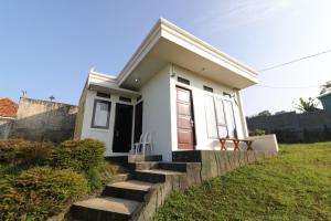 Lembur Incu Syariah Villa & Resto