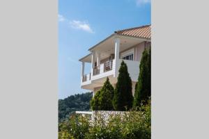 FORUM VILLAS VILLA DIONI - Private villa with views near Lefkada Lefkada Greece