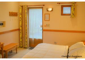 Hotels Hotel La Garenne : photos des chambres