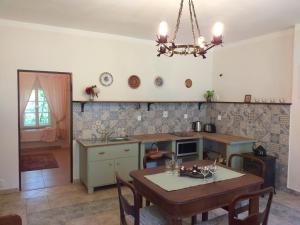 Hájovna hradu Houska