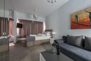Iguana Gold Luxury Suites 1min from Ermou str