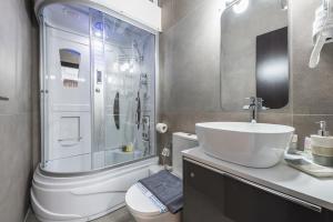 Iguana Gold Luxury Suites 1min from Ermou str