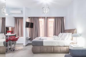 Iguana Gold Luxury Suites 1min from Ermou str