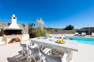 Villa Parasporos with Private Pool and Beach Access Paros Greece