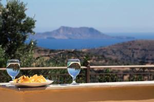 Cozy 2 bdr villa with amazing views to Lybian sea and just a breath away from the beach Rethymno Greece