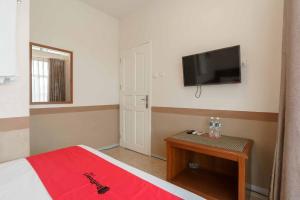 RedDoorz near Plaza Botania 1 Batam