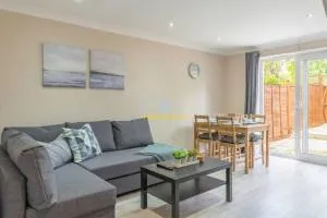 COSY 2 BED & FREE PARKING. NEAR HEATHROW/PINEWOOD - 艾弗