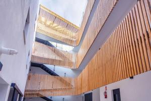 Pop Art, 2BD ground Central Apartment