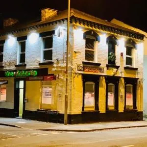 维多利亚宾馆 - Emley