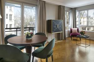Appart'hotels Warwick Reine Astrid - Lyon : Suite Exécutive Rénovée - Non remboursable