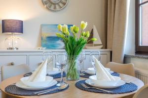 Ambria Apartments Rose