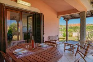 Appartamento Trilocale Le Canne 4 posti letto con giardino e posto auto privato