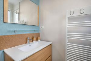 Maisons de vacances Maison avec jardin a 140m de la Plage : photos des chambres