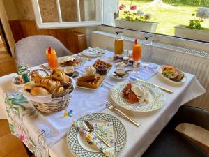 Sans Souci Bed and Breakfast with Luxe Heated Pool