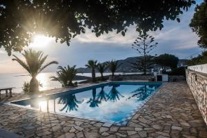 Villa Roussa Suites Syros Greece