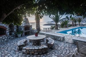 Villa Roussa Suites Syros Greece