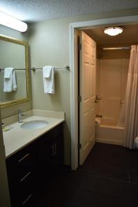 One-Bedroom King Suite room in Staybridge Suites Cranbury - South Brunswick an IHG Hotel