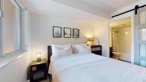 1BR and Den in Marketplace Lodge, Gas Fireplace, Village Location, Complex Hot Tub