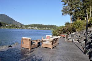Private Oceanfront Cabin With Hot Tub Doc Holiday Cabin