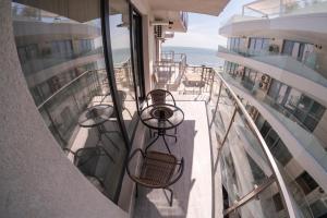 Queens View Studio - beachfront