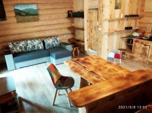 Bungalow in mauntains with chan near the forest