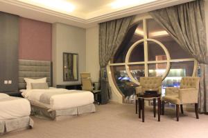 Royal King Suite with Private Elevator room in Business Inn Tahlia Hotel