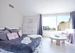 Chillout House with heated pool 29 C Sea & Mountain view