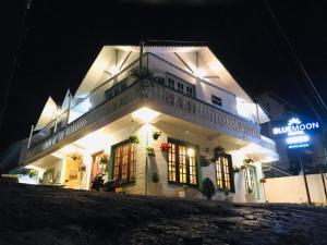 Blue Moon Hotel
