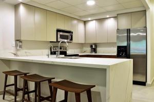 2 Bed 2Bth, Playa Royale 2507, Free WIFI