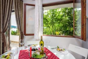 Two-Bedroom Apartment room in Apartment Zvonimir