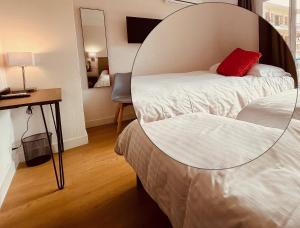 Hotels Hotel Courbet : photos des chambres