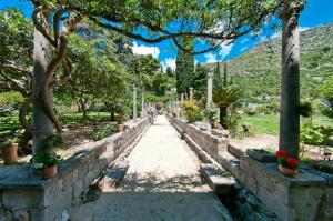 Rooms at Castle from XVI century Zamagna, Mali Zaton bay