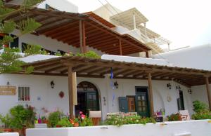 Studios Manos Flora Myconos Greece