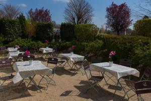 Hotels Kyriad Chantilly Sud - Luzarches : photos des chambres