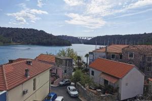 Family house Scardona - dreams by the river Krka