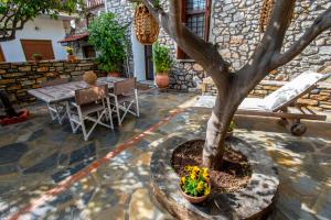 The Backyard Fishermans House