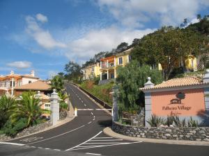 Villa with Sea View room in Balancal Apartments and Villas Palheiro Village