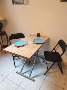 Le Senlipin, studio centre ville, coeur de Senlis, proche parc Asterix