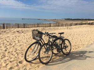 Maisons de vacances Maison de pays a 2 pas de la mer et du centre : photos des chambres