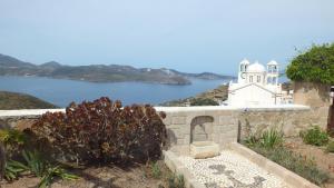 Villa de viento Milos Greece