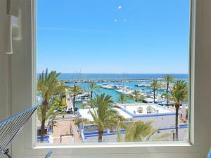 FANTASTIC APARTMENT B IN FRONT OF THE SEA & MARINA