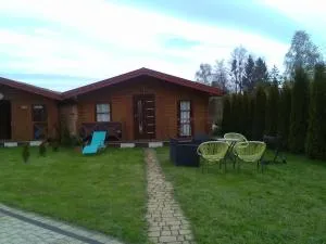Domek drewniany na skraju Mikołajek - Iznota