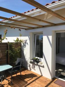 Maisons d'hotes les aulnes de sanguinet : Chambre Double avec Terrasse