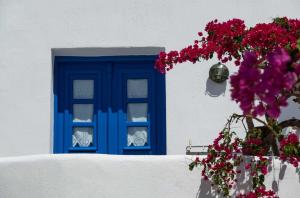 Meltemi Folegandros Greece