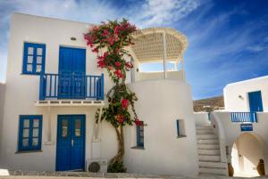 Meltemi Folegandros Greece