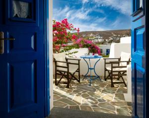 Meltemi Folegandros Greece