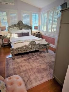 Small Queen Room room in The Artist House
